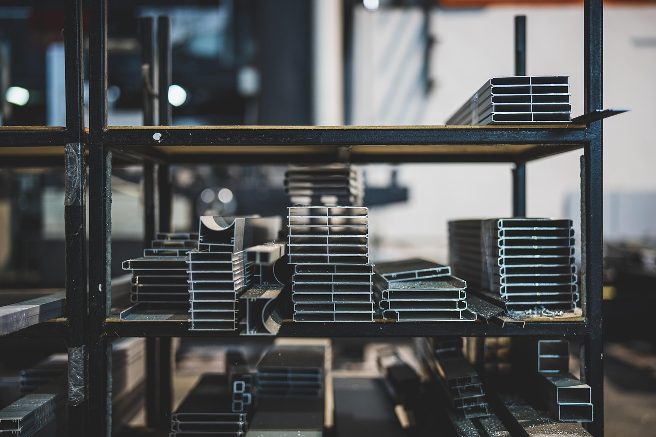 Zastosowanie czujników zbliżeniowych w automatyce przemysłowej: Nowe możliwości i wyzwania